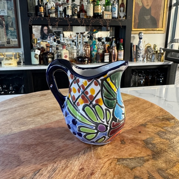 Mexican Talavera Pottery for Citrus juice, Syrup, Creamer Hand Painted & Signed - Picture 7 of 8